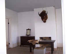 Officer's Quarters Inside.jpg (556072 bytes)