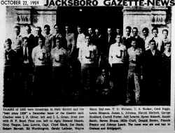 1959 FootballTeamof1932.jpg (2314134 bytes)