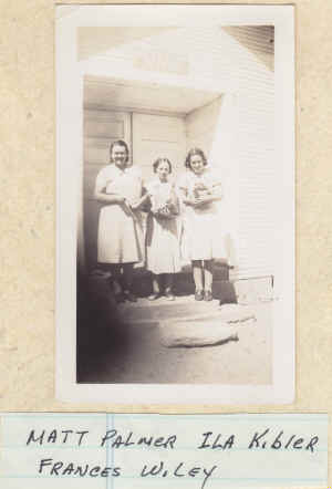 Rocky Point School 3 people.jpg (8246582 bytes)